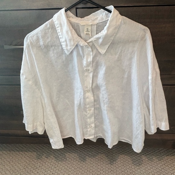 H&M Tops - H&M White Oversized Notched Collar Crop Top